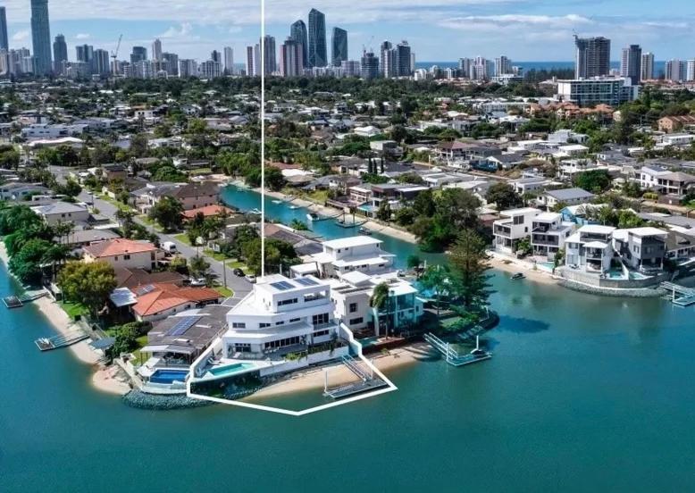 Summerland Luxury House In Broadbeach Waters Gold Coast