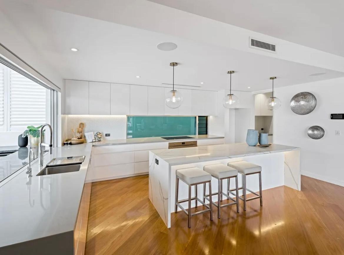 Summerland Luxury House In Broadbeach Waters *