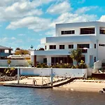 Summerland Luxury House In Broadbeach Waters