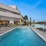 Summerland Luxury House In Broadbeach Waters