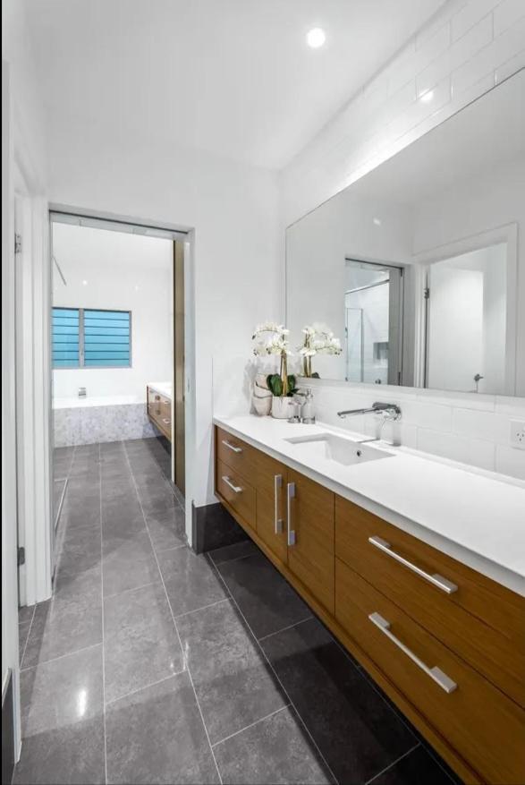 Holiday home Summerland Luxury House In Broadbeach Waters