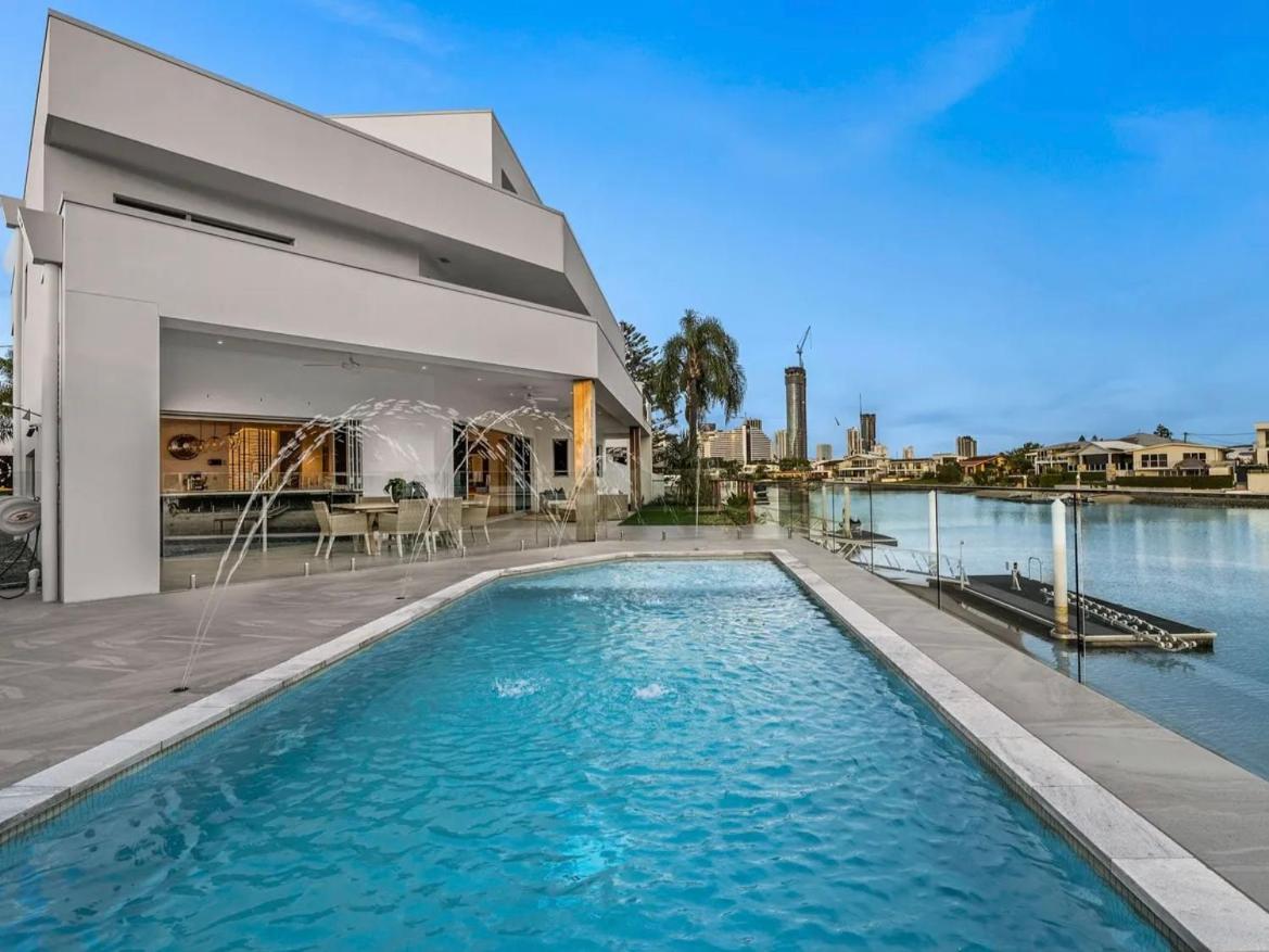 Holiday home Summerland Luxury House In Broadbeach Waters *
